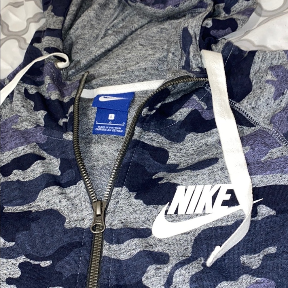 Nike L Jacket - Picture 2 of 2